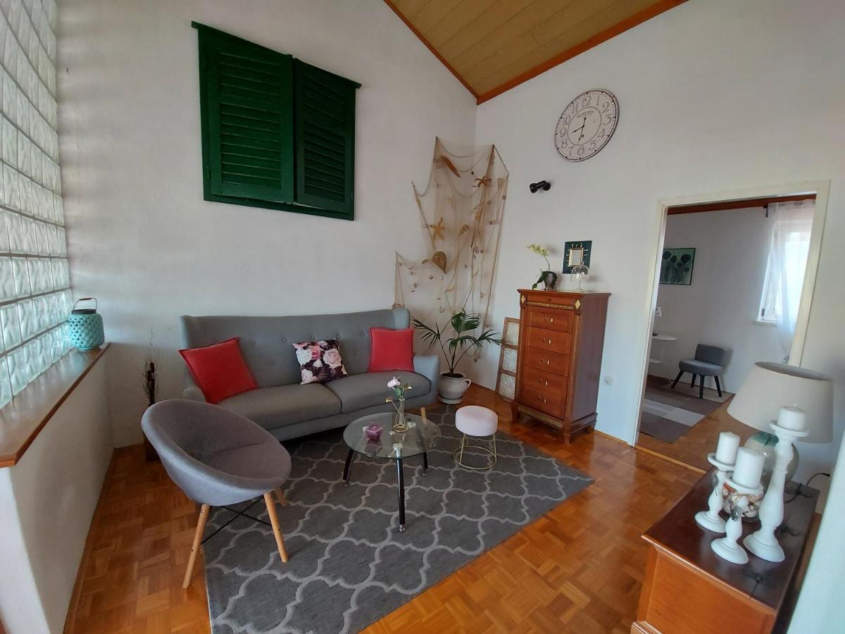 Apartments Villa Dona Makarska Esterno foto