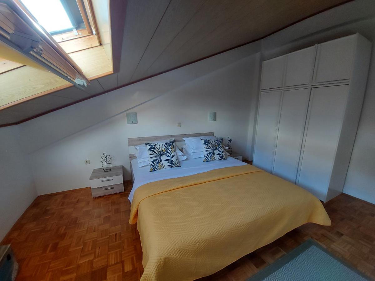Apartments Villa Dona Makarska Esterno foto