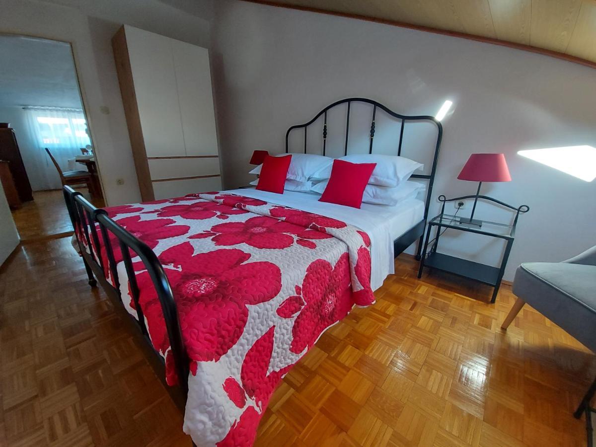Apartments Villa Dona Makarska Esterno foto