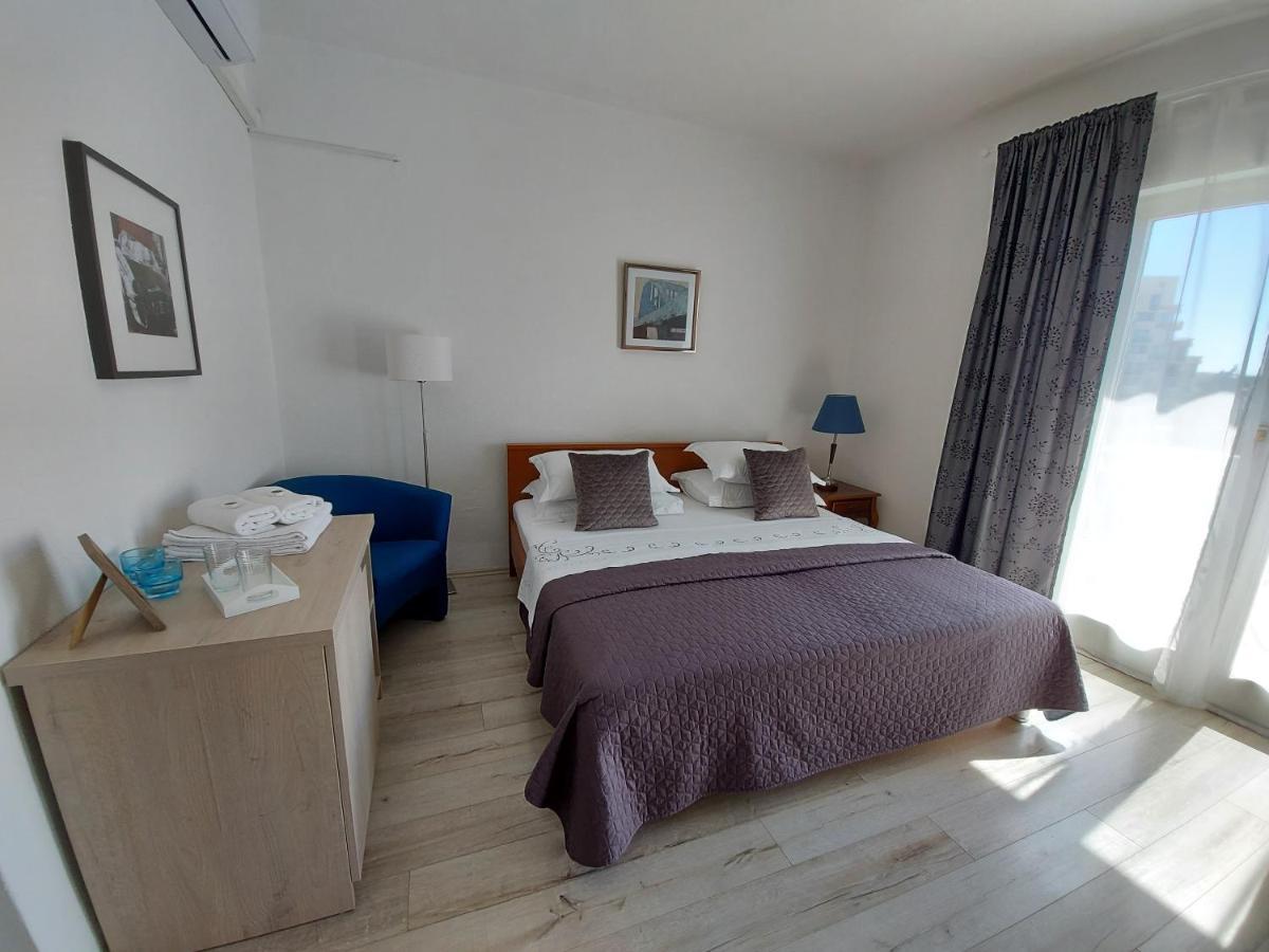 Apartments Villa Dona Makarska Esterno foto