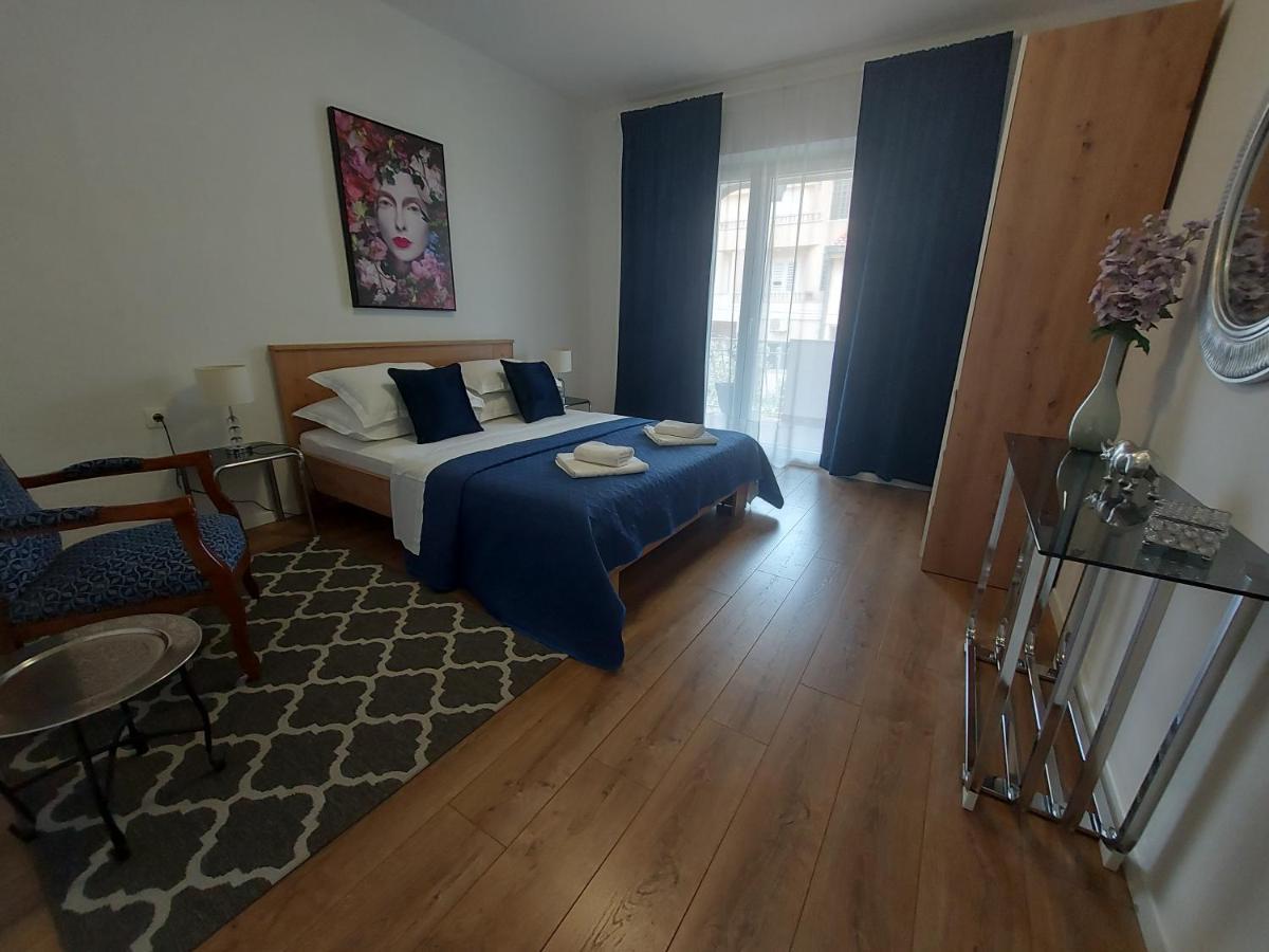 Apartments Villa Dona Makarska Esterno foto