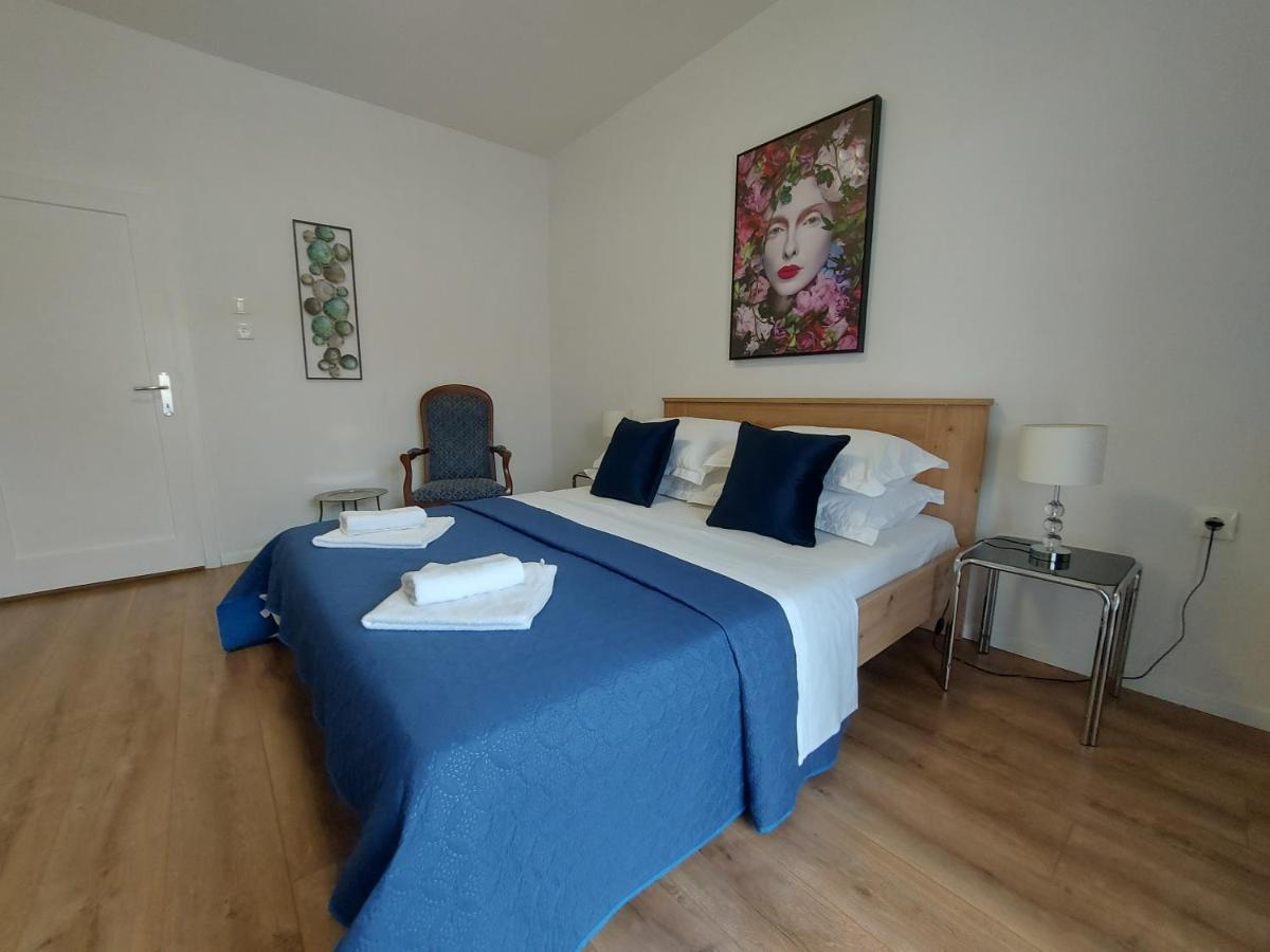 Apartments Villa Dona Makarska Esterno foto