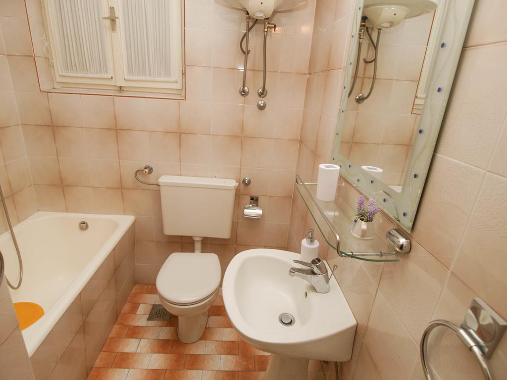 Apartments Villa Dona Makarska Esterno foto