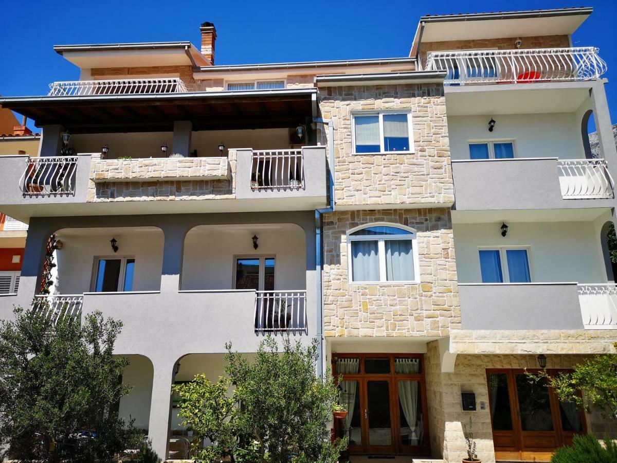 Apartments Villa Dona Makarska Esterno foto