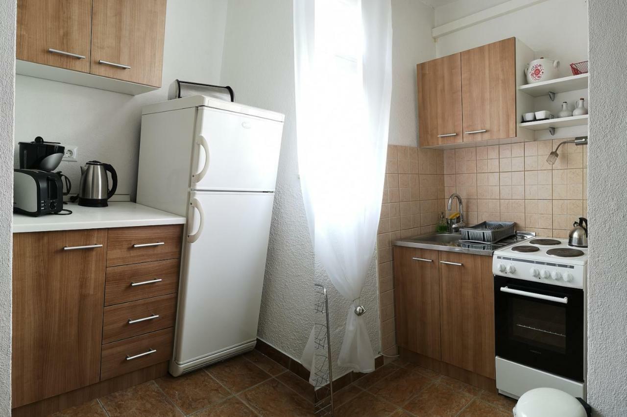 Apartments Villa Dona Makarska Esterno foto