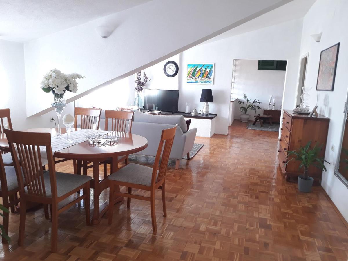 Apartments Villa Dona Makarska Esterno foto