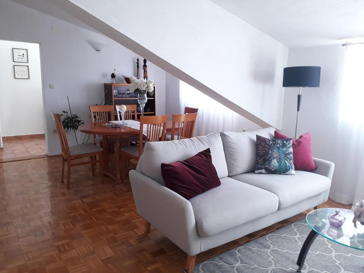 Apartments Villa Dona Makarska Esterno foto